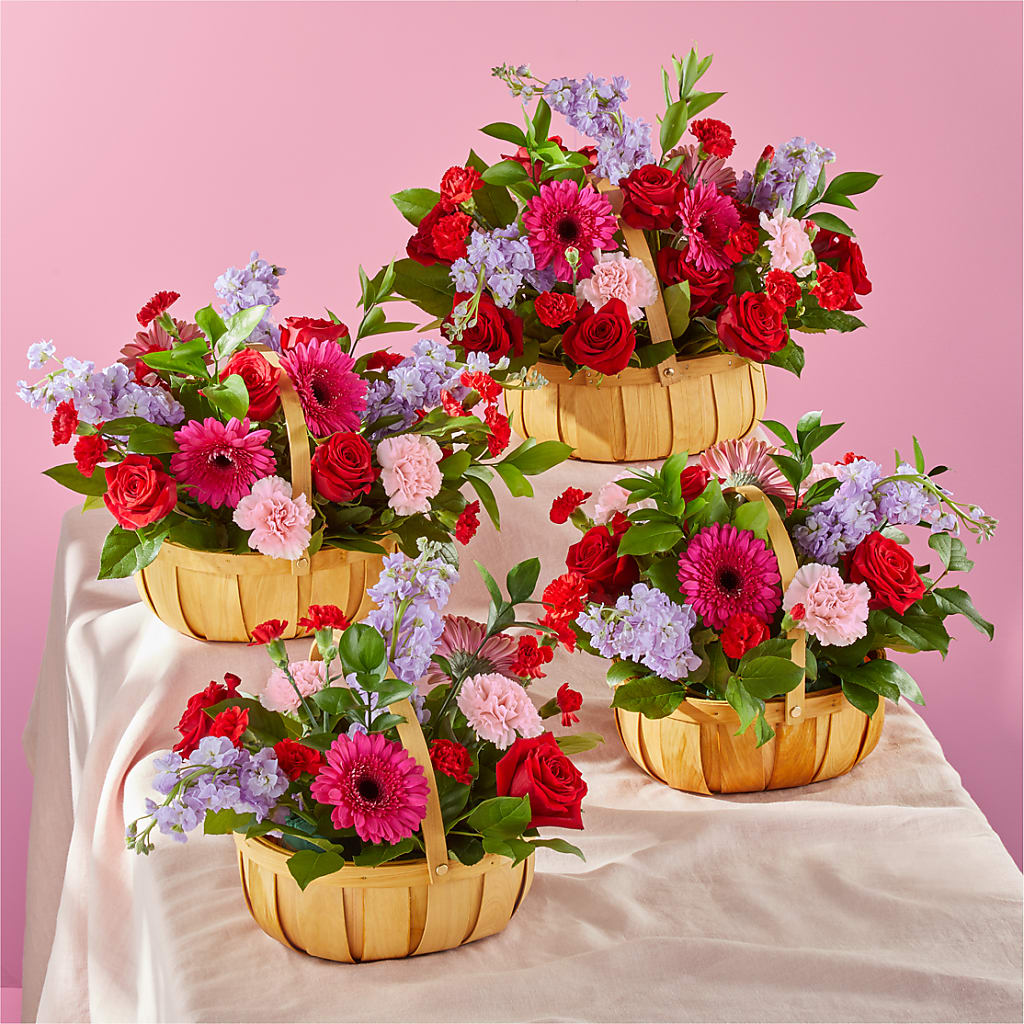 Pink Picnic Basket – FLOWERS D & Y, Hendersonville TN