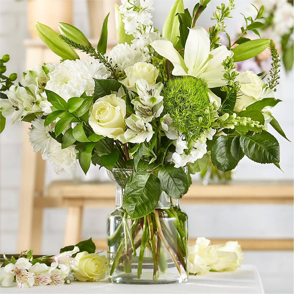 Classic Ivory – A Florist Original – Flowersdyy, Hendersonville TN