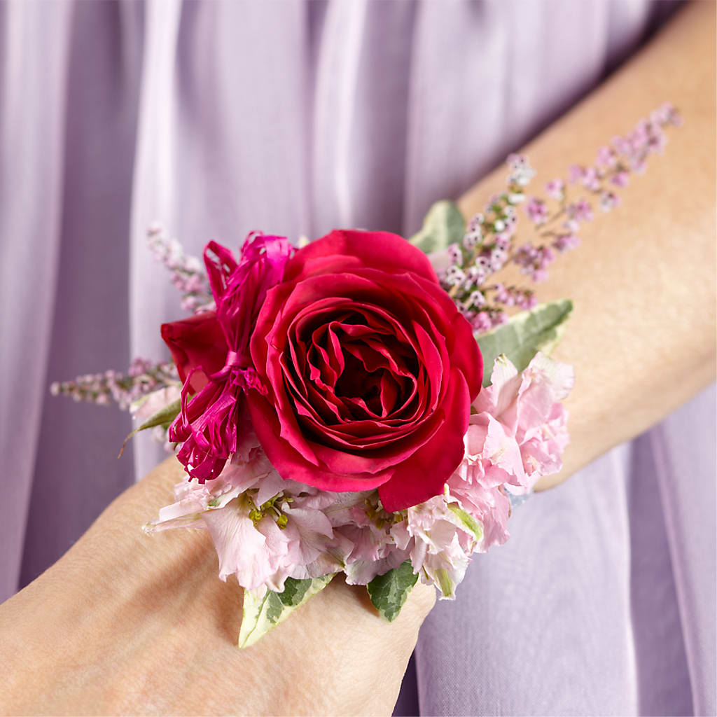 Rose Charm Corsage – Flowersdyy, Hendersonville TN