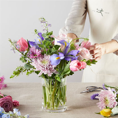 Pastel Tradition - A Florist Original – FLOWERS D & Y, Hendersonville TN