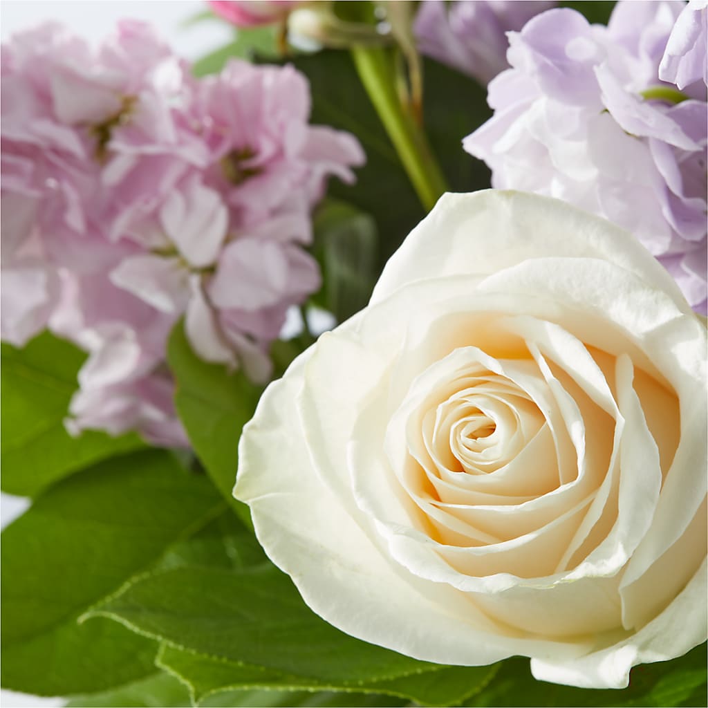 Springtime Spritz Bouquet – FLOWERS D & Y, Hendersonville TN